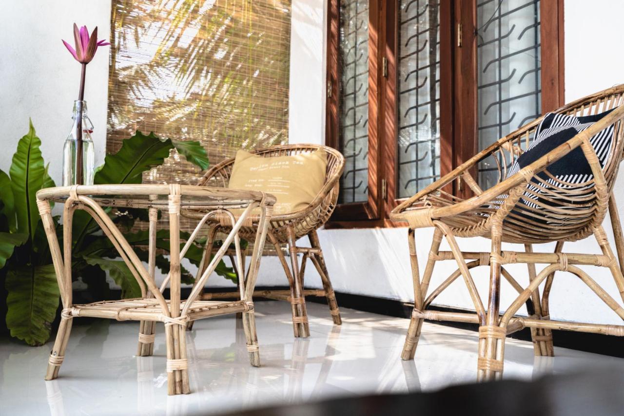 Layback Boutique Surf & Yoga Camp Sri Lanka Hostel Weligama Ngoại thất bức ảnh