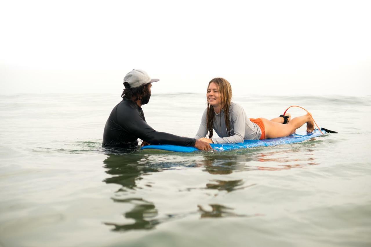 Layback Boutique Surf & Yoga Camp Sri Lanka Hostel Weligama Ngoại thất bức ảnh