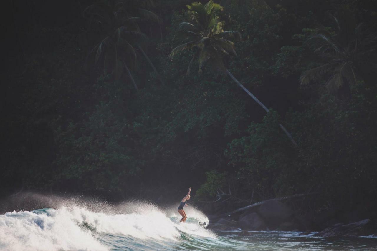 Layback Boutique Surf & Yoga Camp Sri Lanka Hostel Weligama Ngoại thất bức ảnh