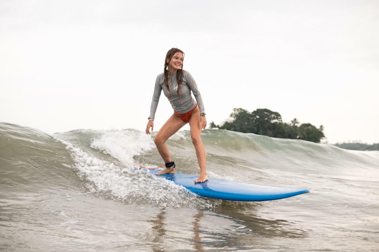 Layback Boutique Surf & Yoga Camp Sri Lanka Hostel Weligama Ngoại thất bức ảnh