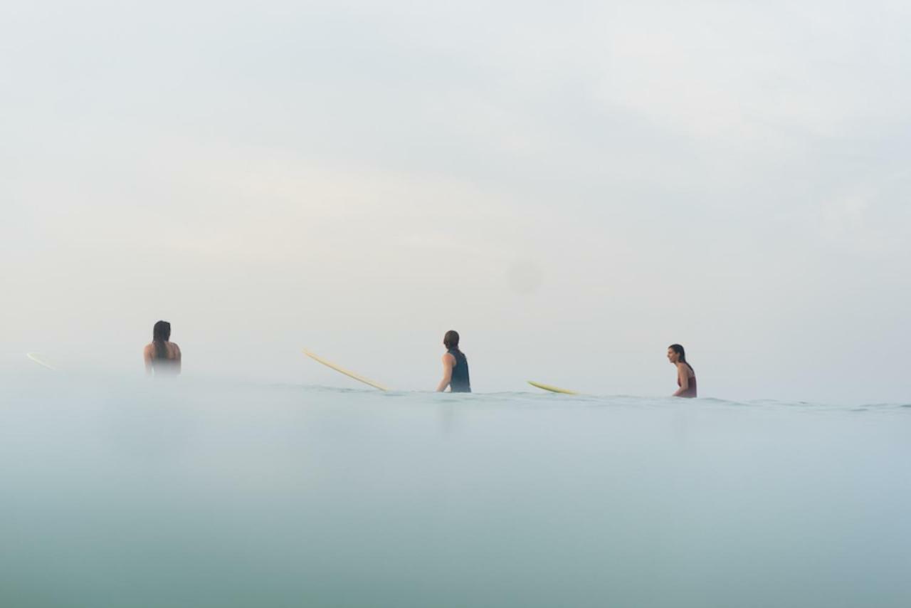 Layback Boutique Surf & Yoga Camp Sri Lanka Hostel Weligama Ngoại thất bức ảnh